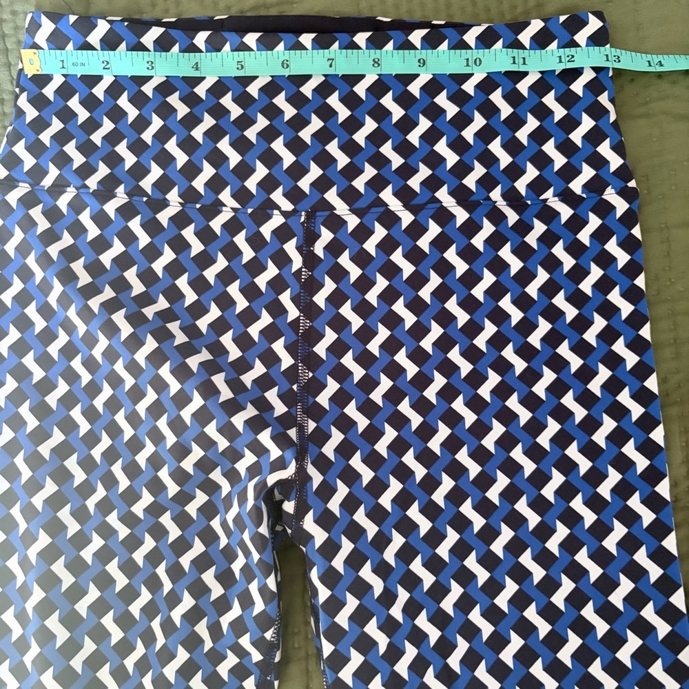 Lou & Grey Mod Geo High Rise Performance Leggings - Picture 5 of 8
